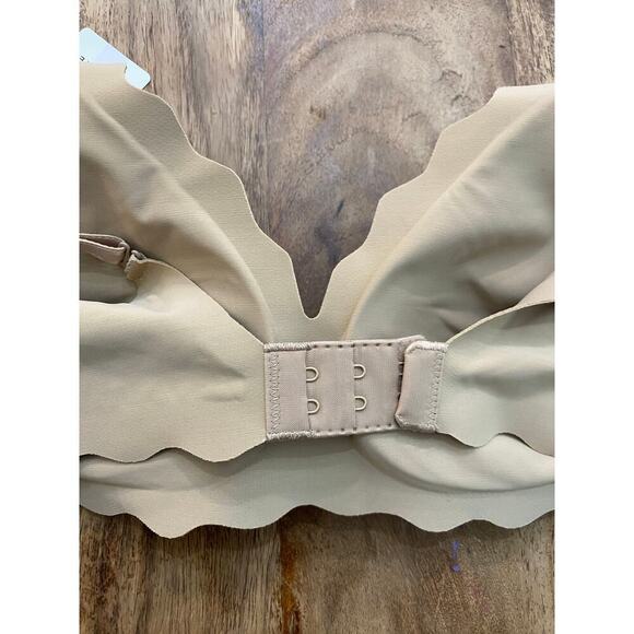 NWT B.tempt'd Cream Push Up Underwire Plunge Convertible Bra Size Medium - Picture 4 of 4